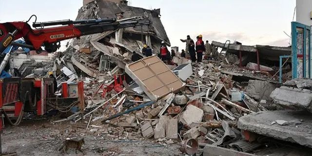 Depremde beşinci gün: Can kaybı 18 bin 342'ye yükseldi