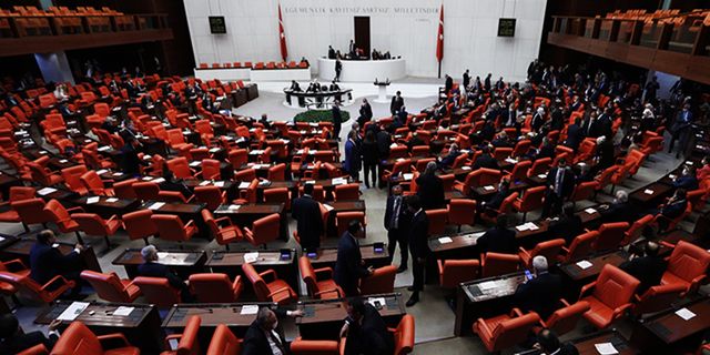 EYT'de 5 bin prim günü önerisi AKP ve MHP oylarıyla reddedildi
