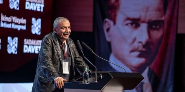 Sırrı Süreyya Önder: 'Renkli kişiliğim' cezaevine atılırken işe yaramıyor