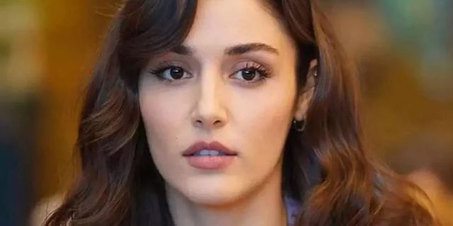 Hande Erçel acı haberle yıkıldı