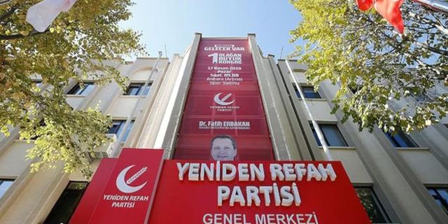 Yeniden Refah Partisi Konyaaltı ilçe teşkilatı istifa etti