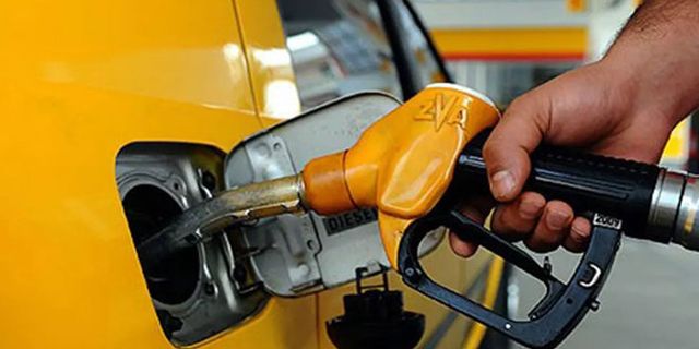 Seçim bitti benzine bir zam daha geliyor!