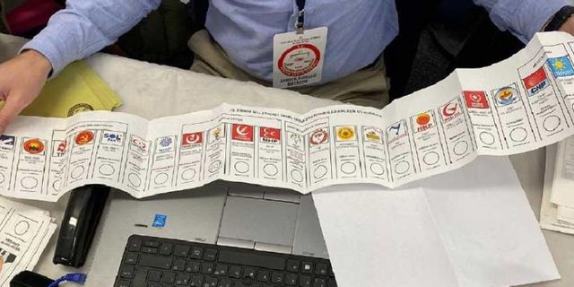 Avustralya'da açılmamış oy pusulasında AKP’ye evet mührü çıktı