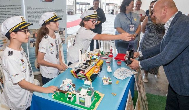 Dünya Robot Olimpiyatı Türkiye 2023’te kazanan takımlara ödülleri verildi