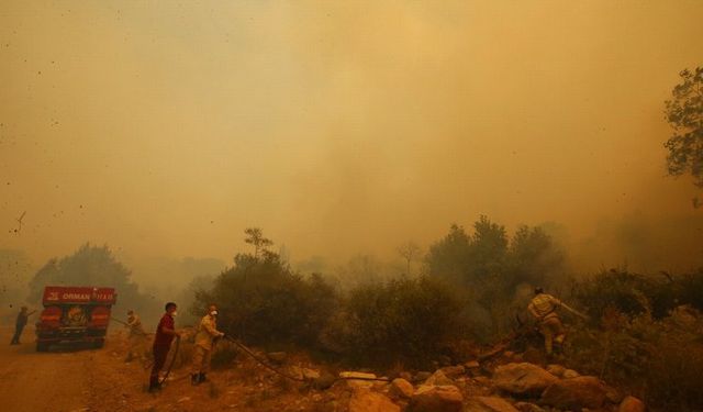 Çanakkale'de büyük yangın! Tahliyeler sürüyor!