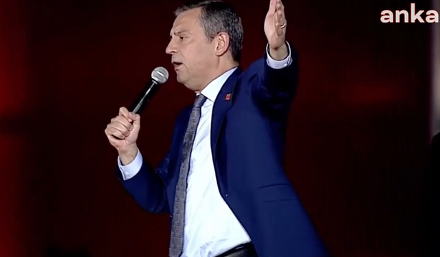 CHP'nin İzmir'deki mitinginde Özgür Özel: Bugün Silivri muhaliflerin hapsedildiği toplama kampına dönmüştür