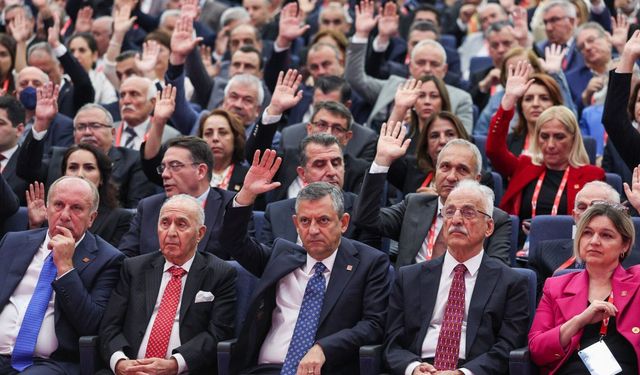 CHP'li 111 vekilden olağanüstü kurultay çağrısı