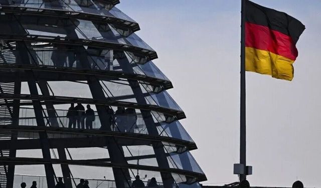 Almanya'da AfD zirvede, SPD ise Yeşiller'in de gerisine düştü