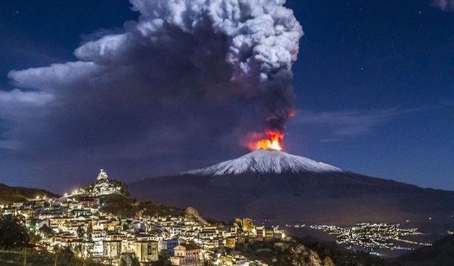 Etna Yanardağı yeniden faaliyette: Katanya Havalimanı'nda uçuşlar durduruldu