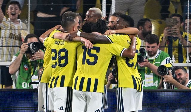 Fenerbahçe, UEFA Şampiyonlar Ligi kadrosunda değişikliğe gitti