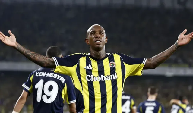 Fenerbahçe'de büyük ayrılık: Talisca bonservissiz gidiyor, 3 stoper peş peşe gönderiliyor