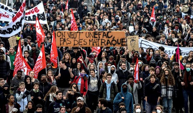 Fransa'da lise eylemleri ülke genelinde: Bir günde 440 gözaltı