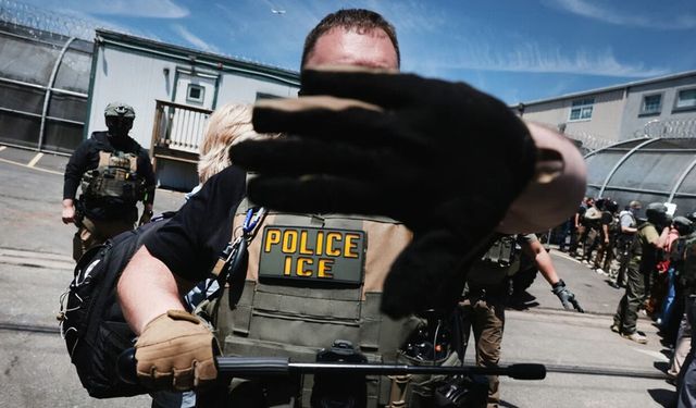 ICE ajanı New York'ta göçmeni vurdu: Araçta 5 yaşında çocuk da vardı