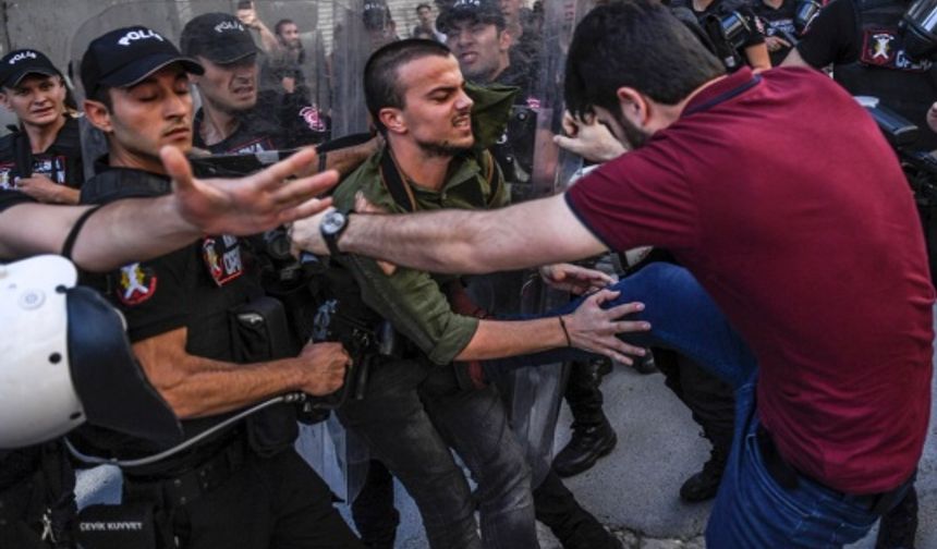 Taksim'de Onur Yürüyüşü'nden kareler