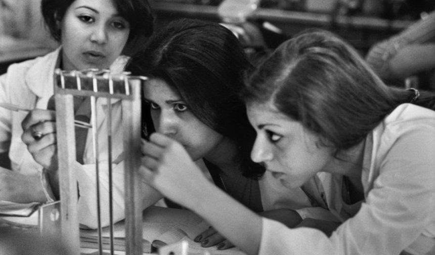 İslam Devrimi'nden önce ve sonra İranlı kadınlar
