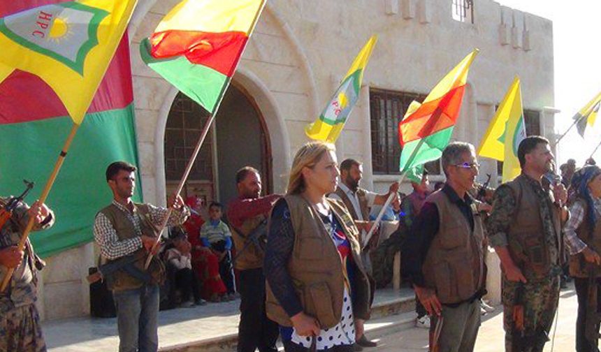 Türkiye Afrin'e saldırdı: 6 kişi hayatını kaybetti