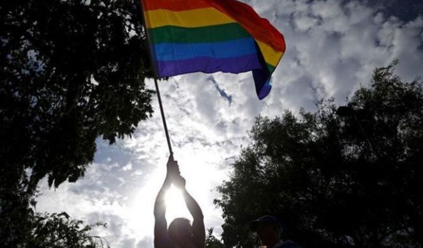 "İranlı LGBT mülteciler vize yasağı nedeniyle Türkiye'de mahsur"