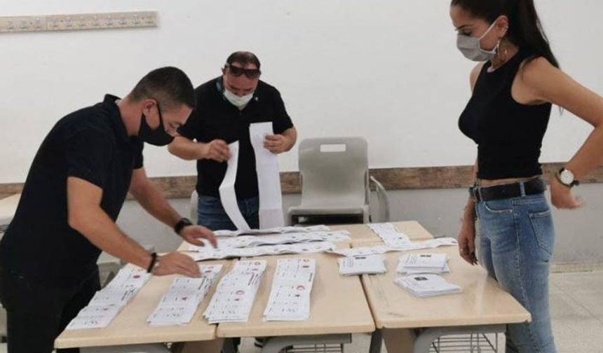 Kuzey Kıbrıs’ta DP ve YDP seçimin ikinci turunda Tatar'ı destekleme kararı aldı