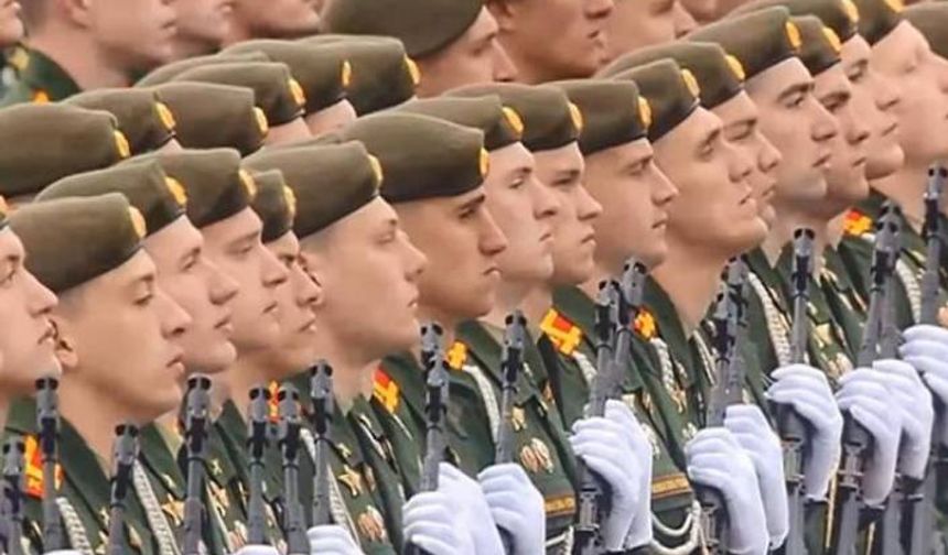 Rusya'da 'Faşizme Karşı Zafer Günü' törenle kutlanıyor