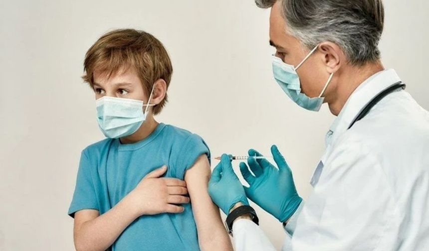 Bilim Kurulu üyesi Turan: Aşı yaşını 15'e indirme kararı alınacak