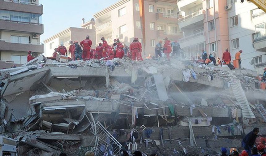 İzmir depreminde 36 kişinin öldüğü Rıza Bey Apartmanı'nın mimarı: İmza benim ancak projeyi ben çizmedim