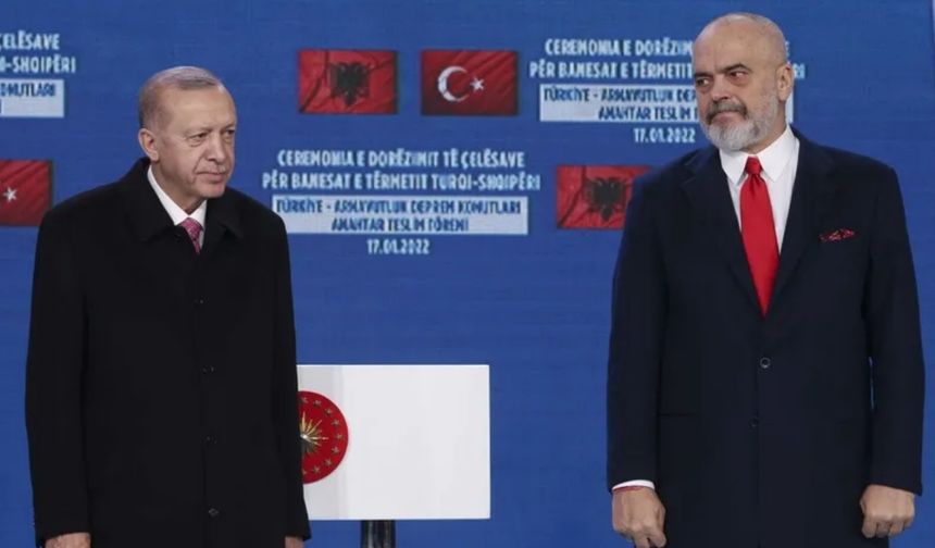 Erdoğan, TOKİ'nin Arnavutluk'ta yaptırdığı deprem konutlarını teslim etti