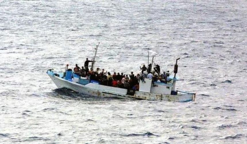 İyon Denizi'nde mahsur kalan Kürt mültecilerden 4'ü tutuklandı