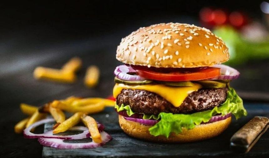 Dünya Kaynakları Enstitüsü: Haftada iki hamburgerden az yersek dünya kurtulur