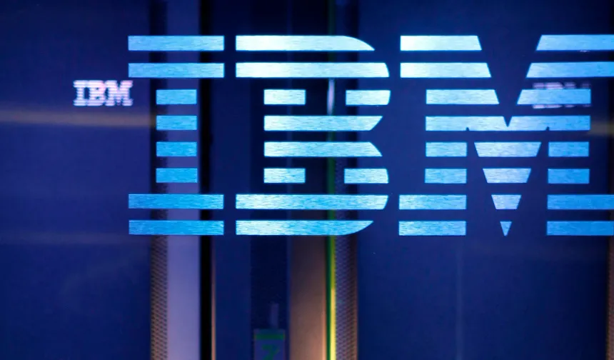 IBM, yapay zekanın yapabileceği işler için işe alımı durduruyor