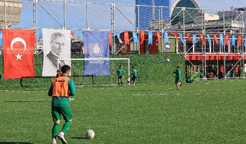 İstanbul Büyükşehir'in yenilediği spor tesisi açıldı