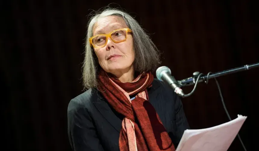 Nobel Edebiyat Ödülü Kanadalı Şair Anne Carson'a verildi
