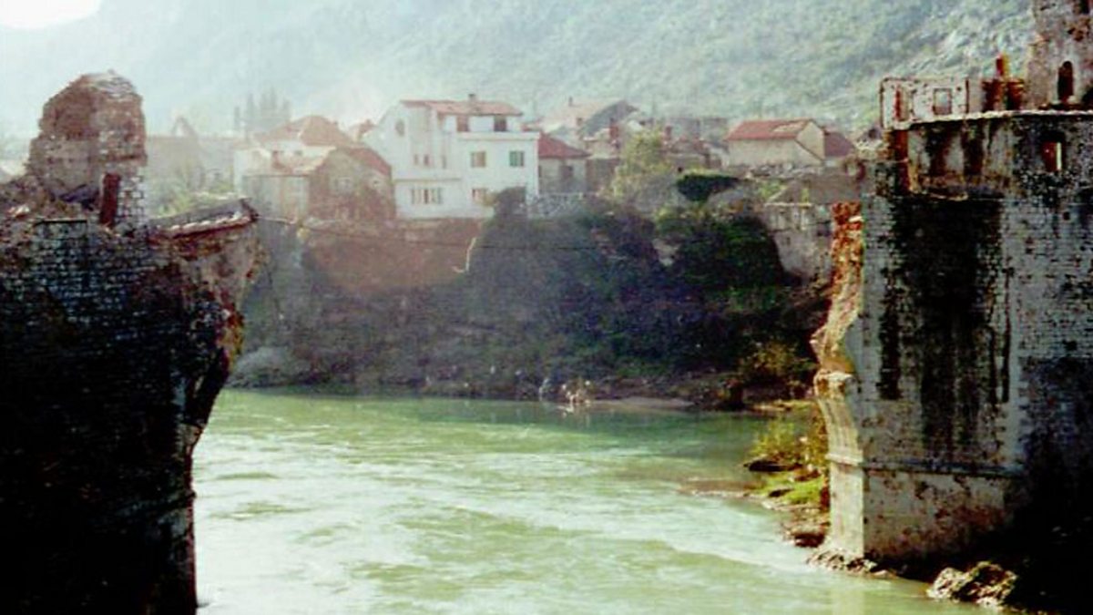 Mostar Köprüsü Yıkık