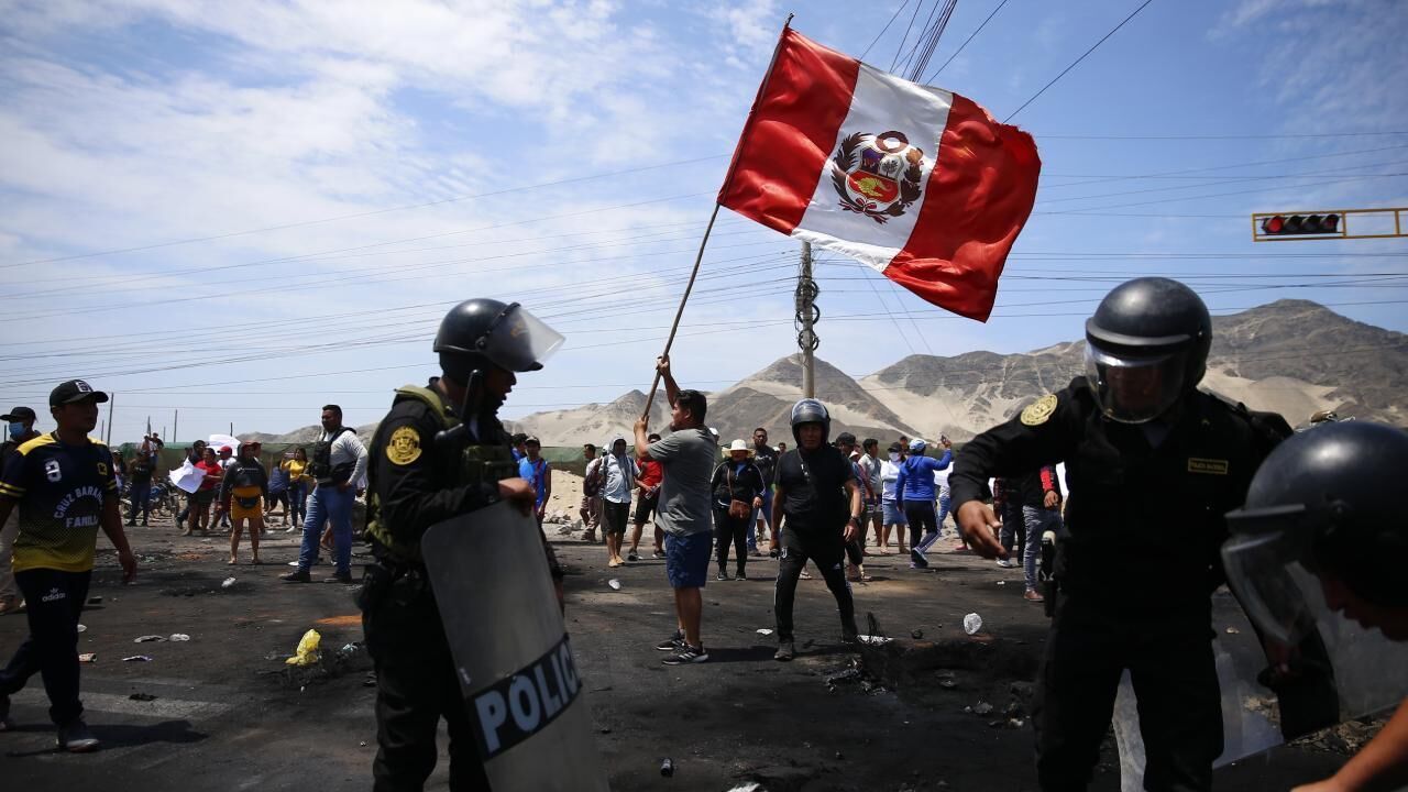 Peru'da seçim krizi: Sonuçlar açıklanmadı, protestolar Başladı
