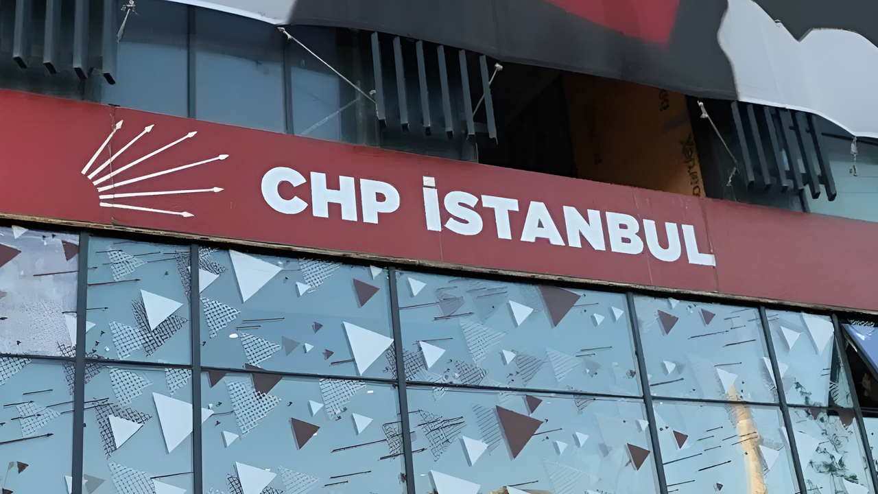 CHP'de 7 ilçe yönetimi görevden alındı