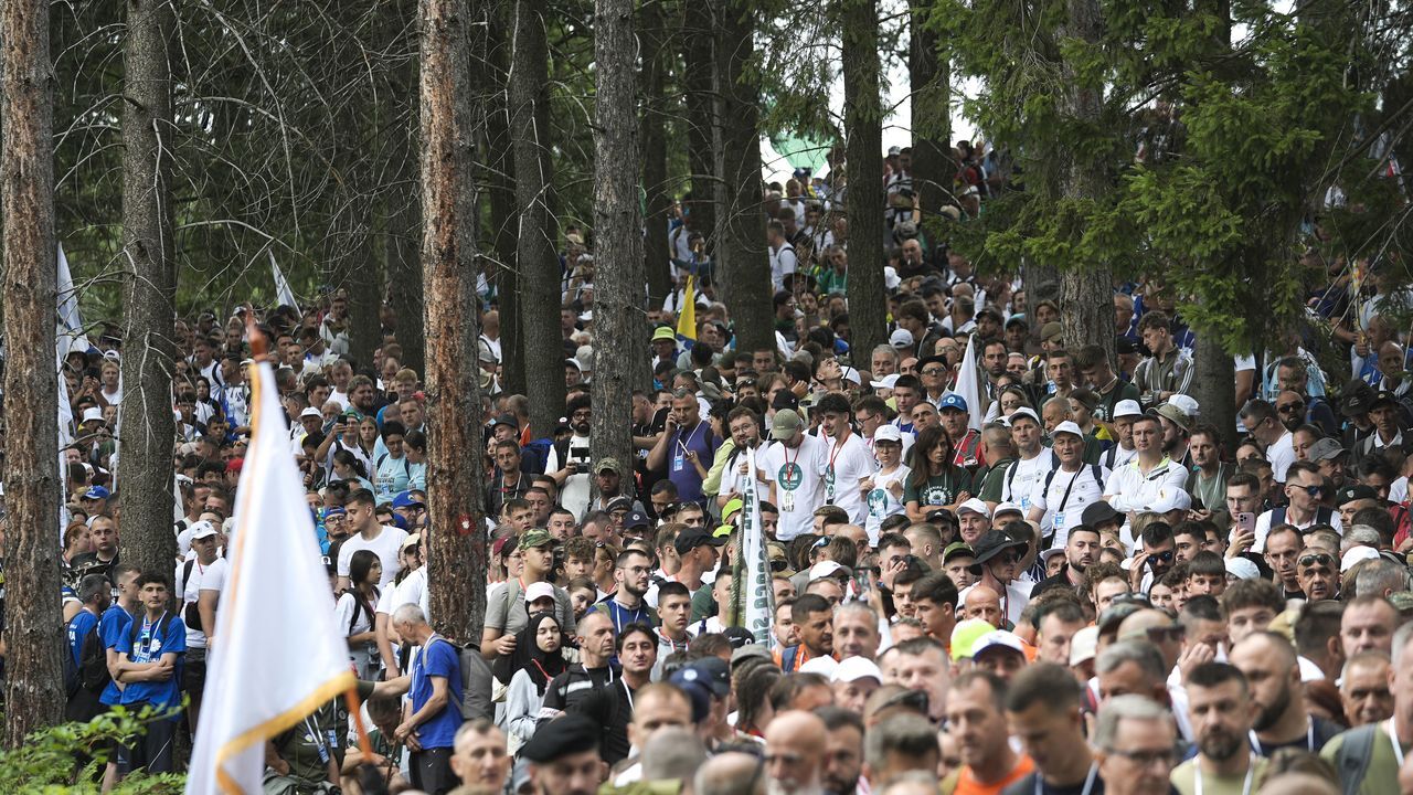 Srebrenitsa Soykırımı'nın 31. yılında Barış Yürüyüşü