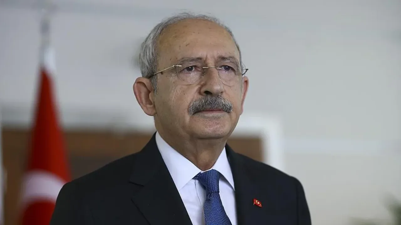 3 yıl sonra CHP kürsüsünde! Kılıçdaroğlu grup toplantısında konuşuyor...