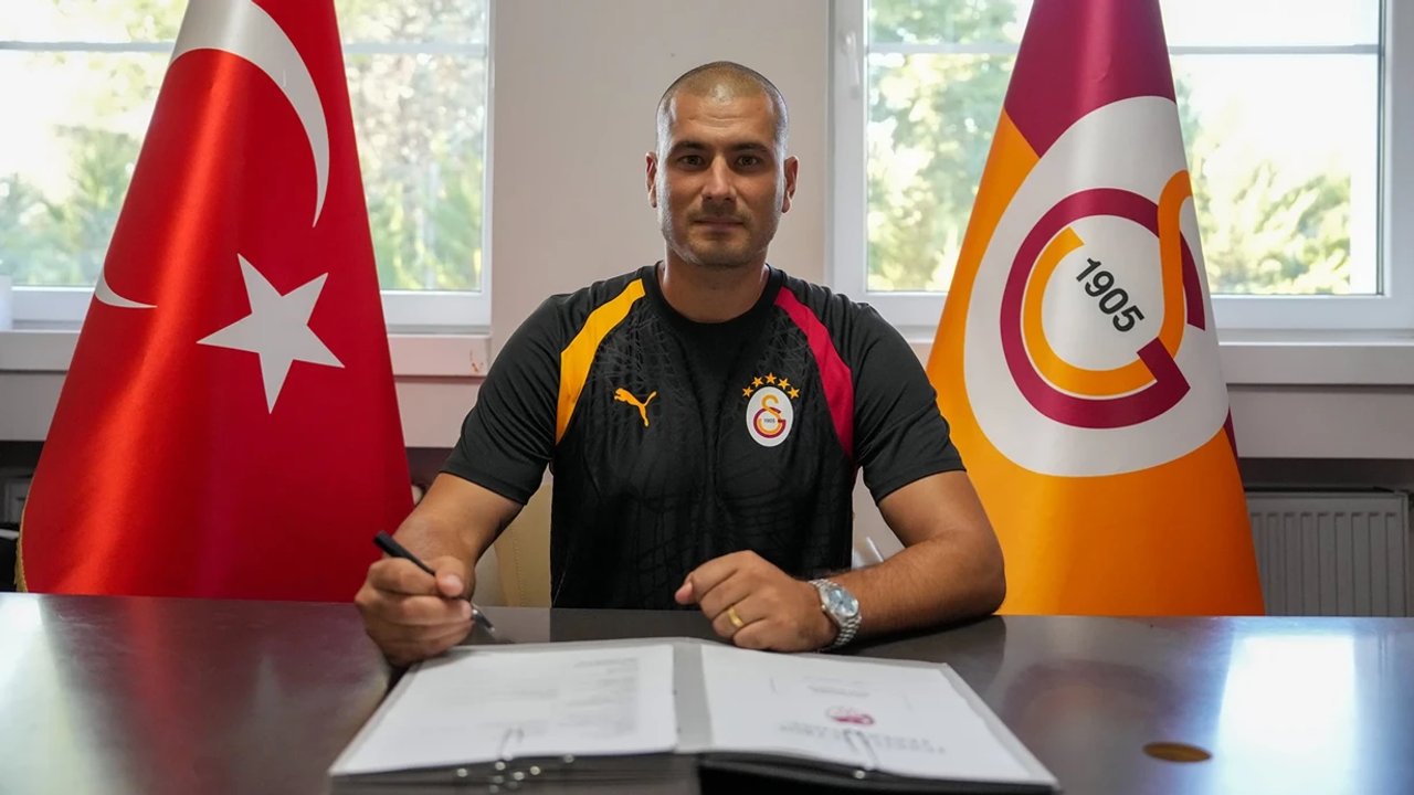 Eren Derdiyok yıllar sonra Galatasaray'a teknik sorumlu olarak döndü