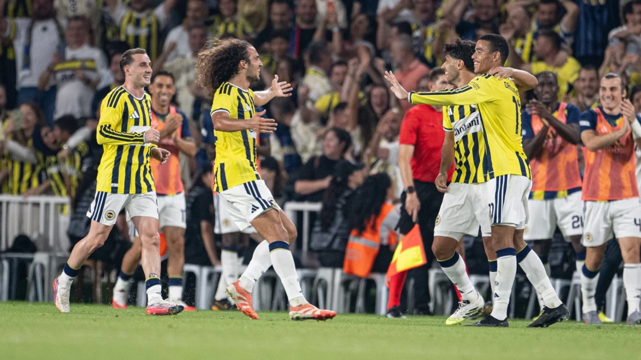 Fenerbahçe, Sturm Graz engelini 2 golle geçti
