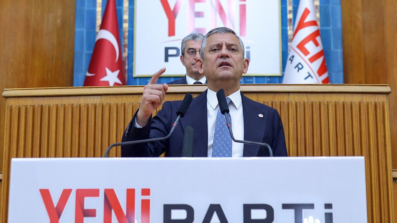 Özgür Özel, YENİ Parti'nin ilk grup toplantısında konuşuyor...